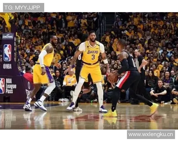 湖人队新赛季目标明确 多名球员齐心协力追逐总冠军梦想